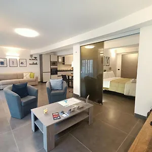 https://orlando-catania-luxury-open-space.taorminaitalyhotels.com